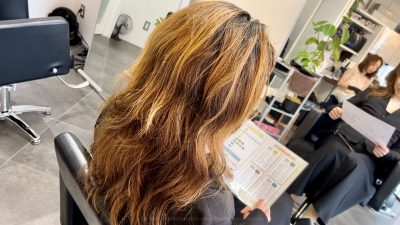 ハイライトで傷んだ髪　デジタルパーマで傷んだ髪　カラーファンタジー　レプロナイザー　ヘアビューロン　還元美養りずむ南青山　りずむヘアデザイン　キレイになれるヘアカラー　ダメージレス　